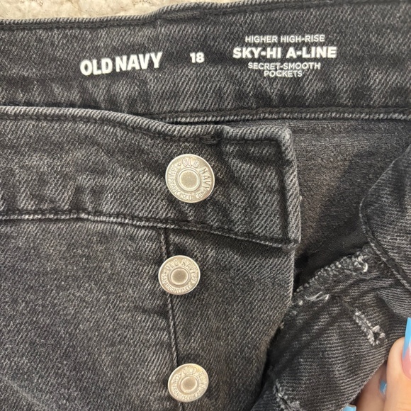 Old Navy- Ski Hi Black Denim Shorts - Picture 2 of 3